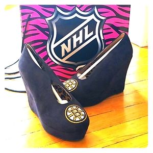Boston Bruins Suede Wedges